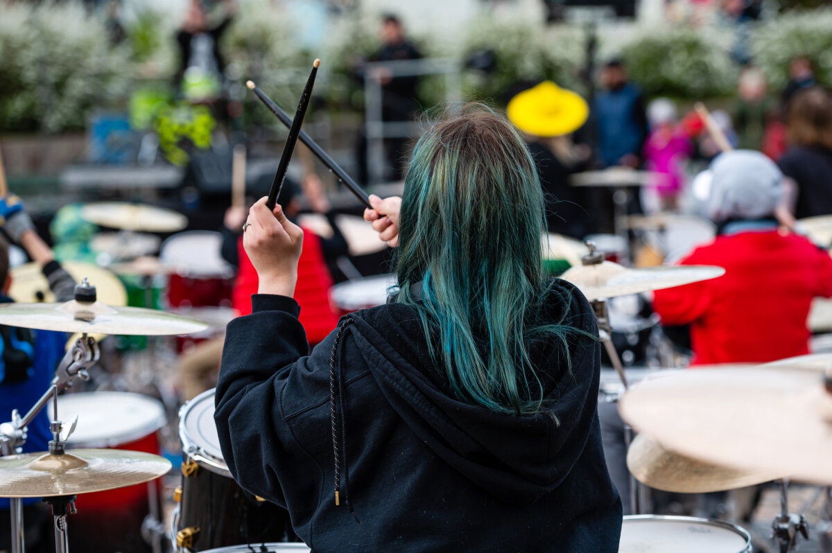 Lunchtime Bites & Beats on Festival Street